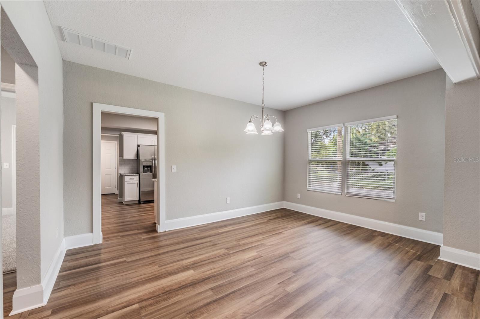 Image 9 of 27 For 701 Vermont Avenue