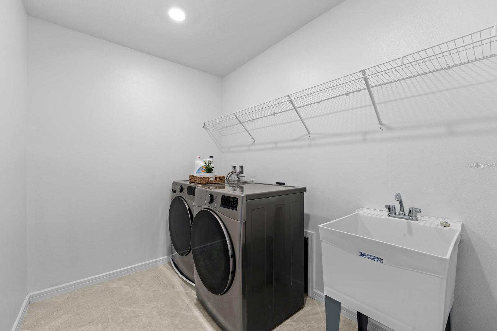 Image 22 of 38 For 20402 Monza Loop
