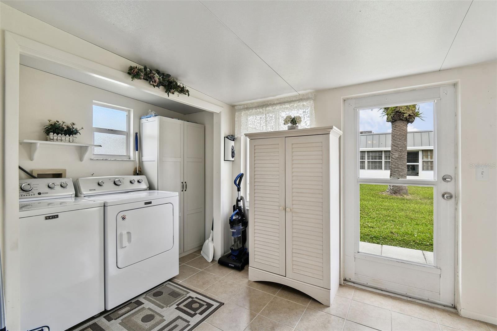 Image 21 of 44 For 11902 Boynton Lane