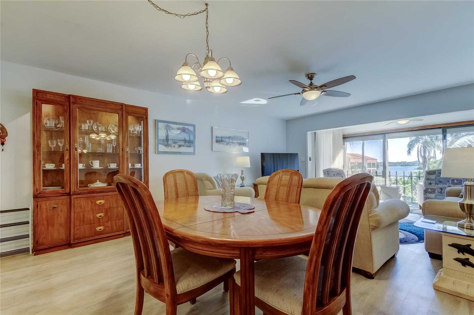 Image 16 of 80 For 865 Gulfview Boulevard 312