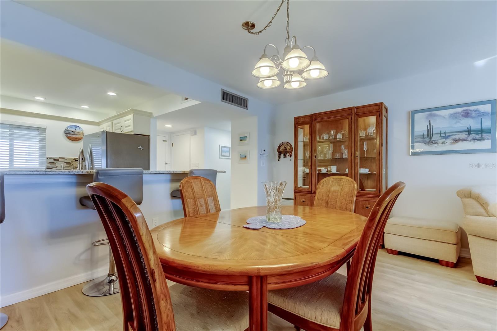 Image 17 of 80 For 865 Gulfview Boulevard 312