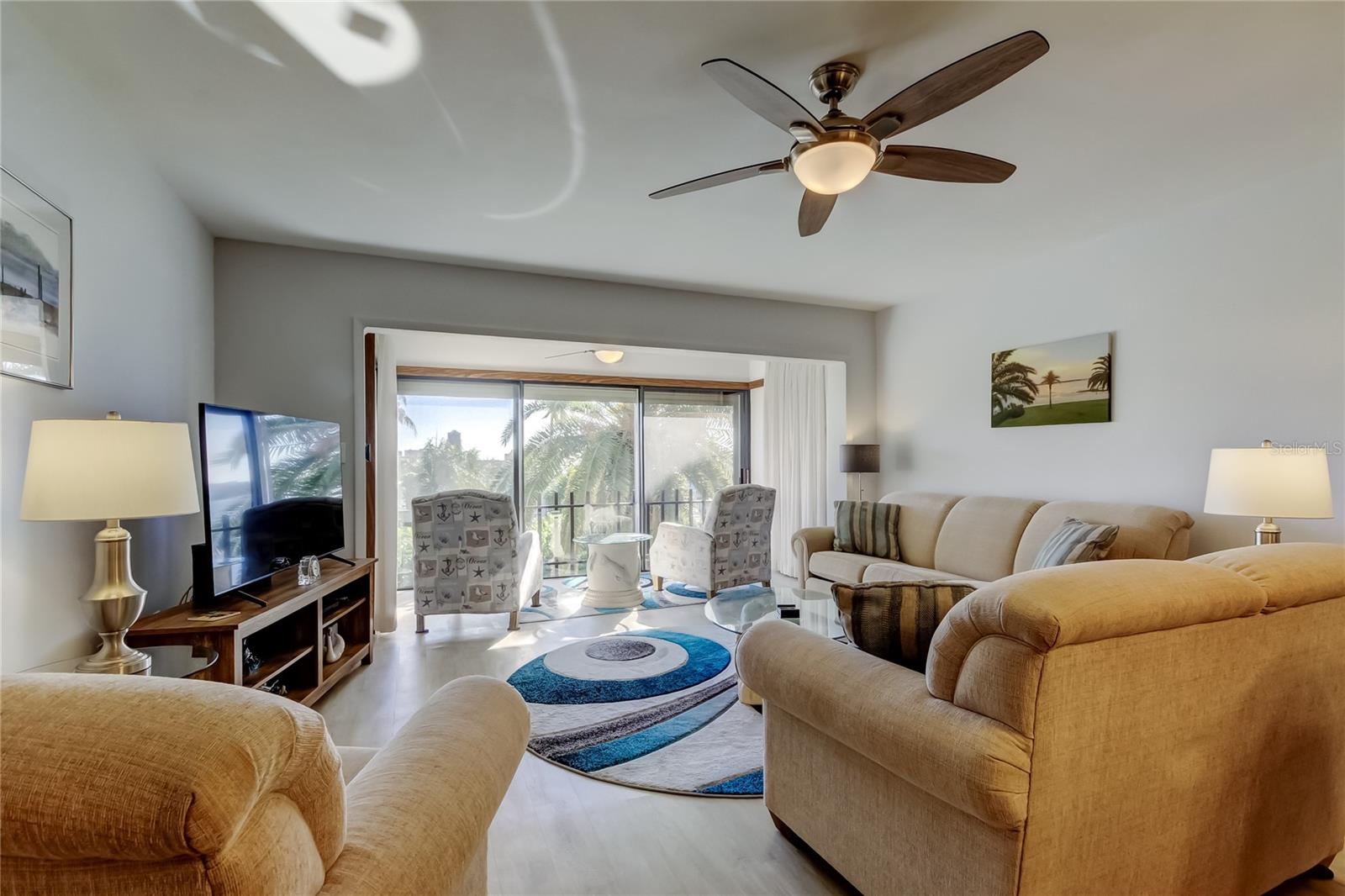 Image 19 of 80 For 865 Gulfview Boulevard 312