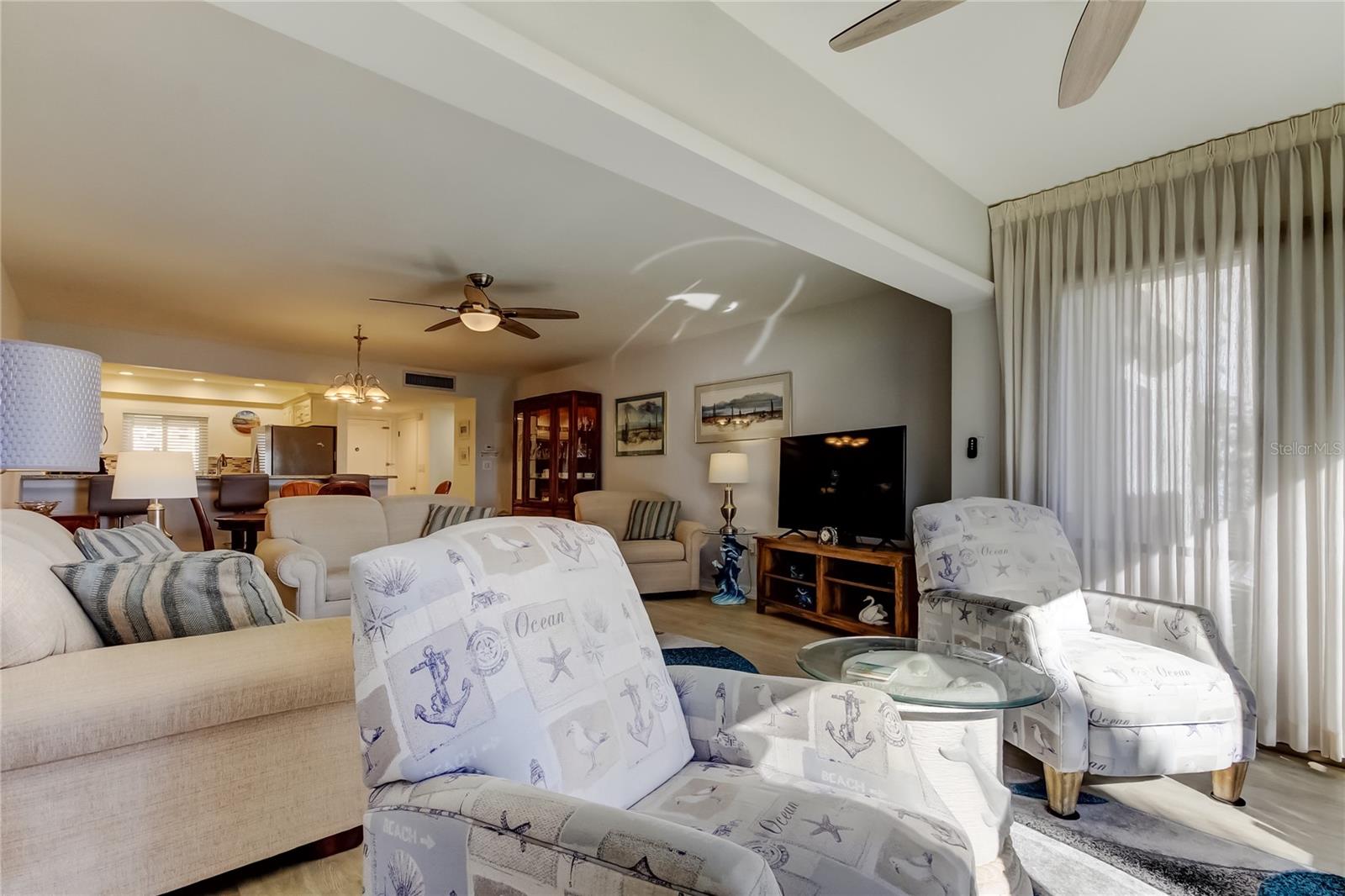 Image 27 of 80 For 865 Gulfview Boulevard 312