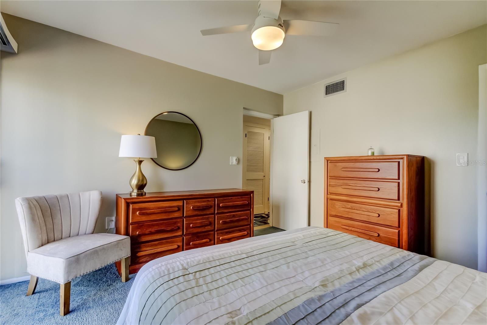Image 31 of 80 For 865 Gulfview Boulevard 312