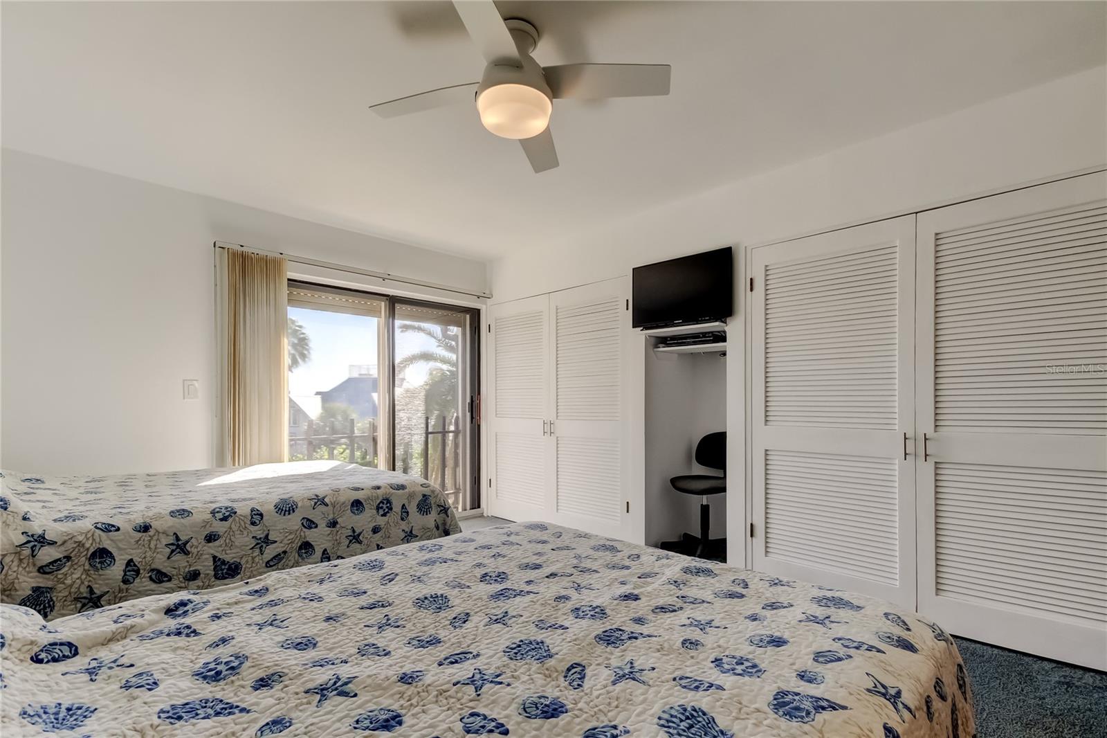 Image 38 of 80 For 865 Gulfview Boulevard 312