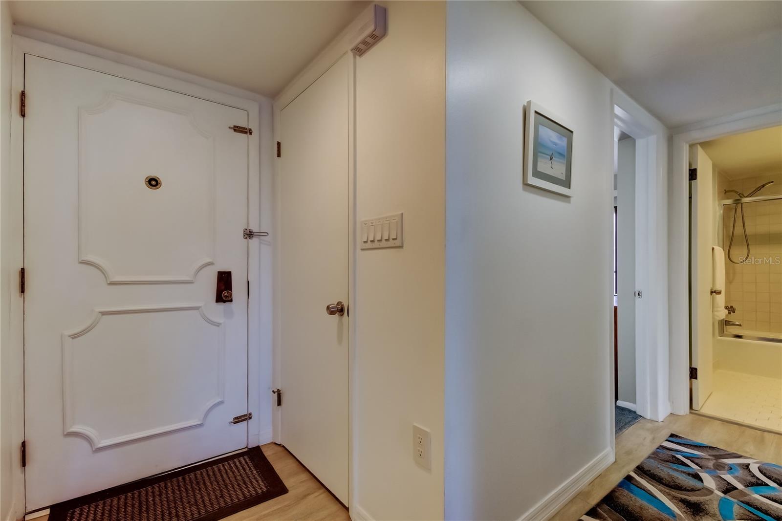 Image 4 of 80 For 865 Gulfview Boulevard 312