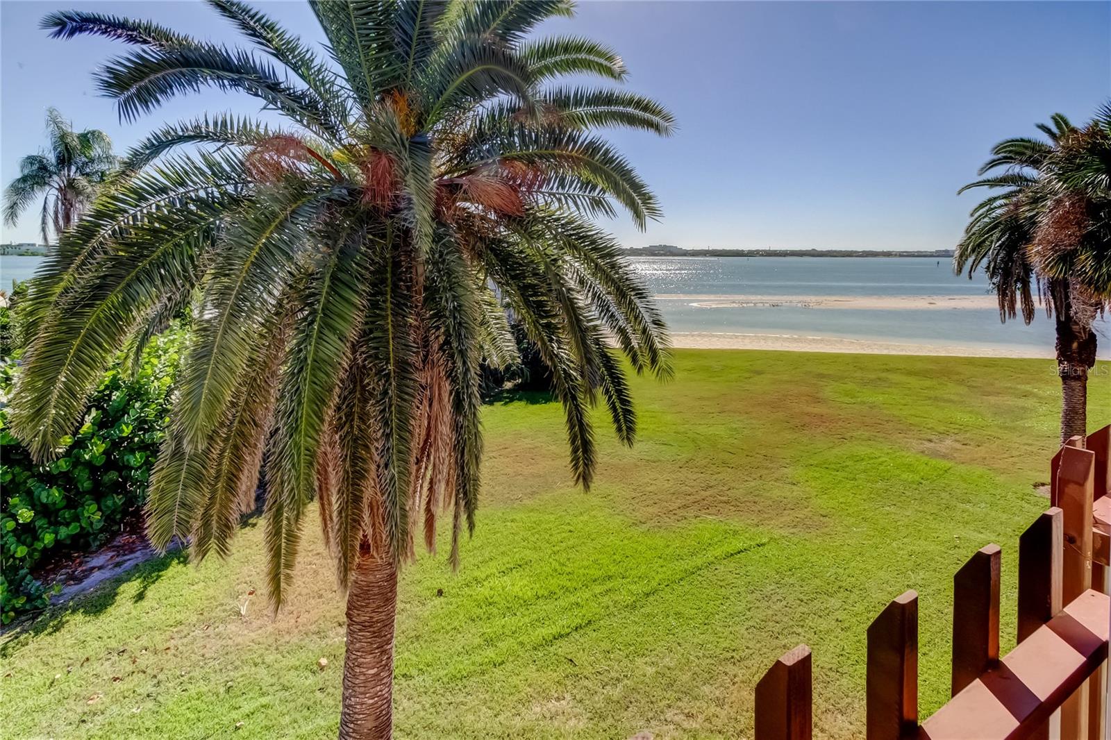 Image 41 of 80 For 865 Gulfview Boulevard 312