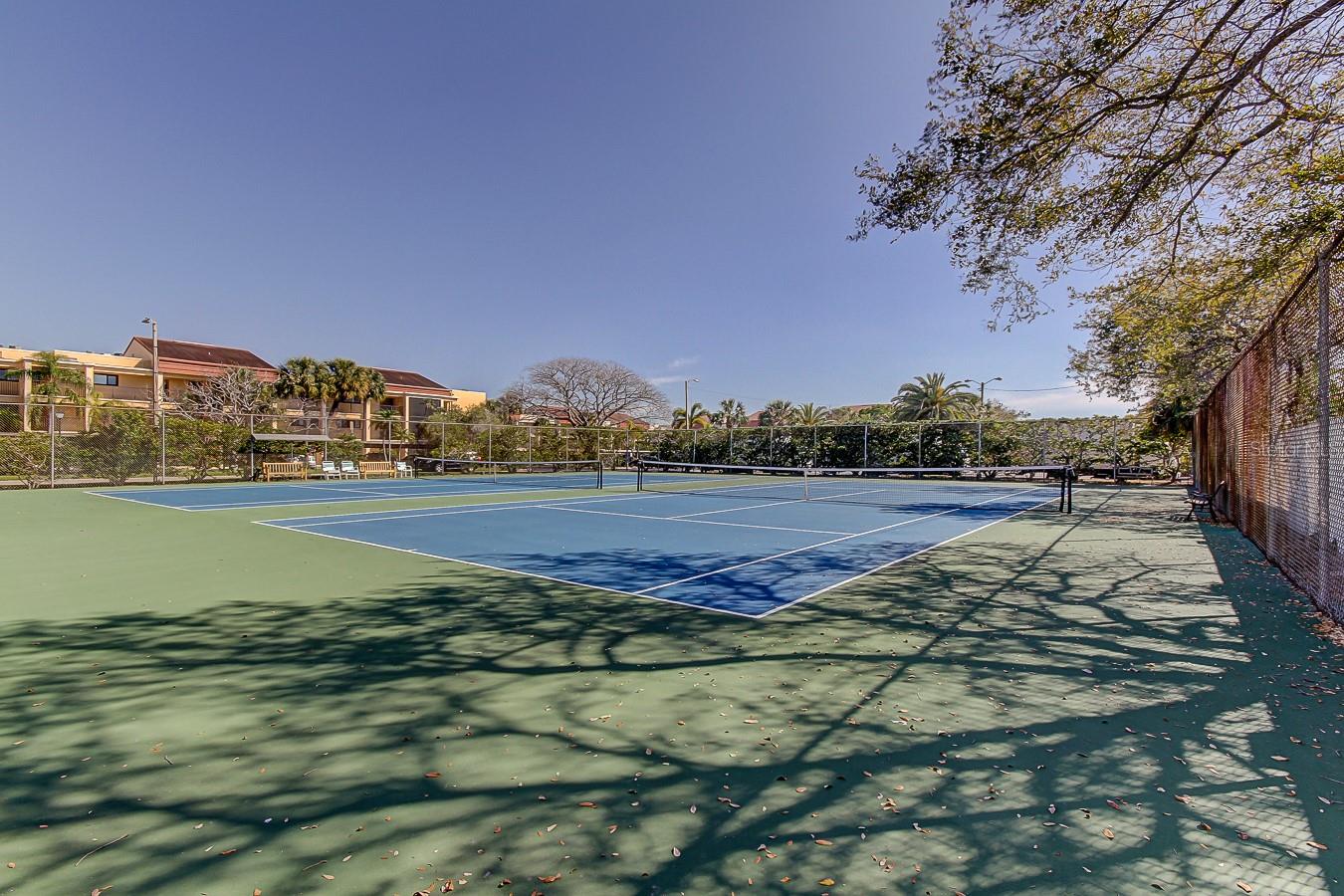 Image 46 of 80 For 865 Gulfview Boulevard 312
