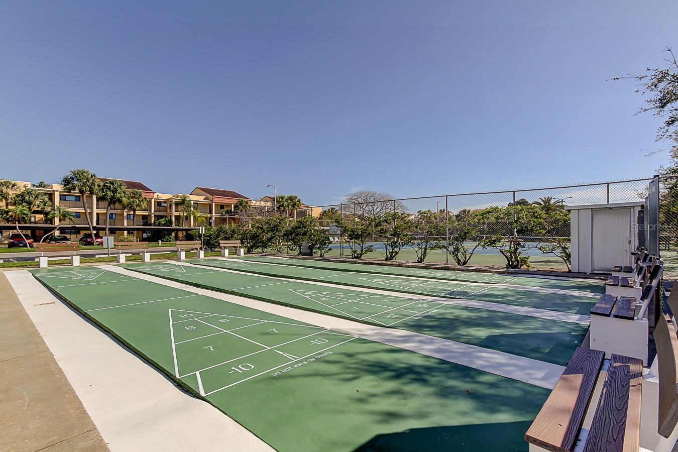 Image 47 of 80 For 865 Gulfview Boulevard 312