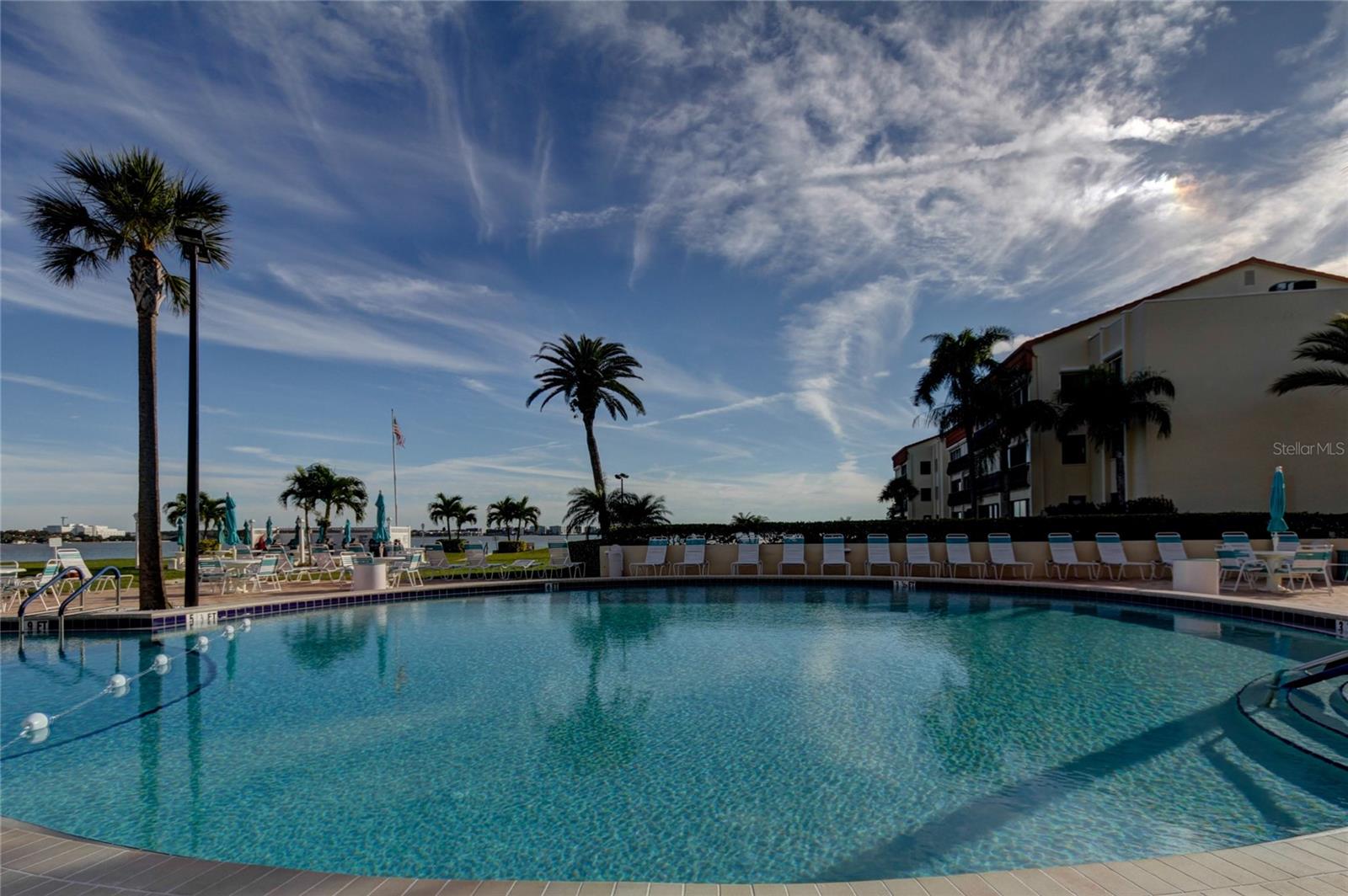 Image 48 of 80 For 865 Gulfview Boulevard 312