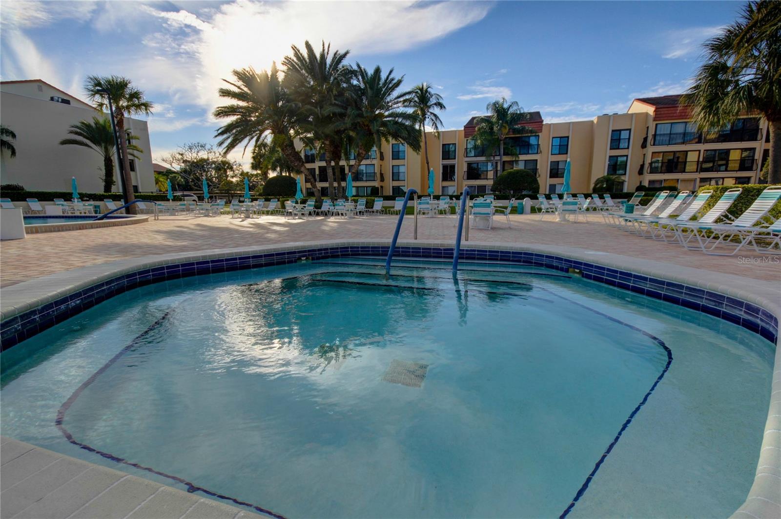 Image 52 of 80 For 865 Gulfview Boulevard 312