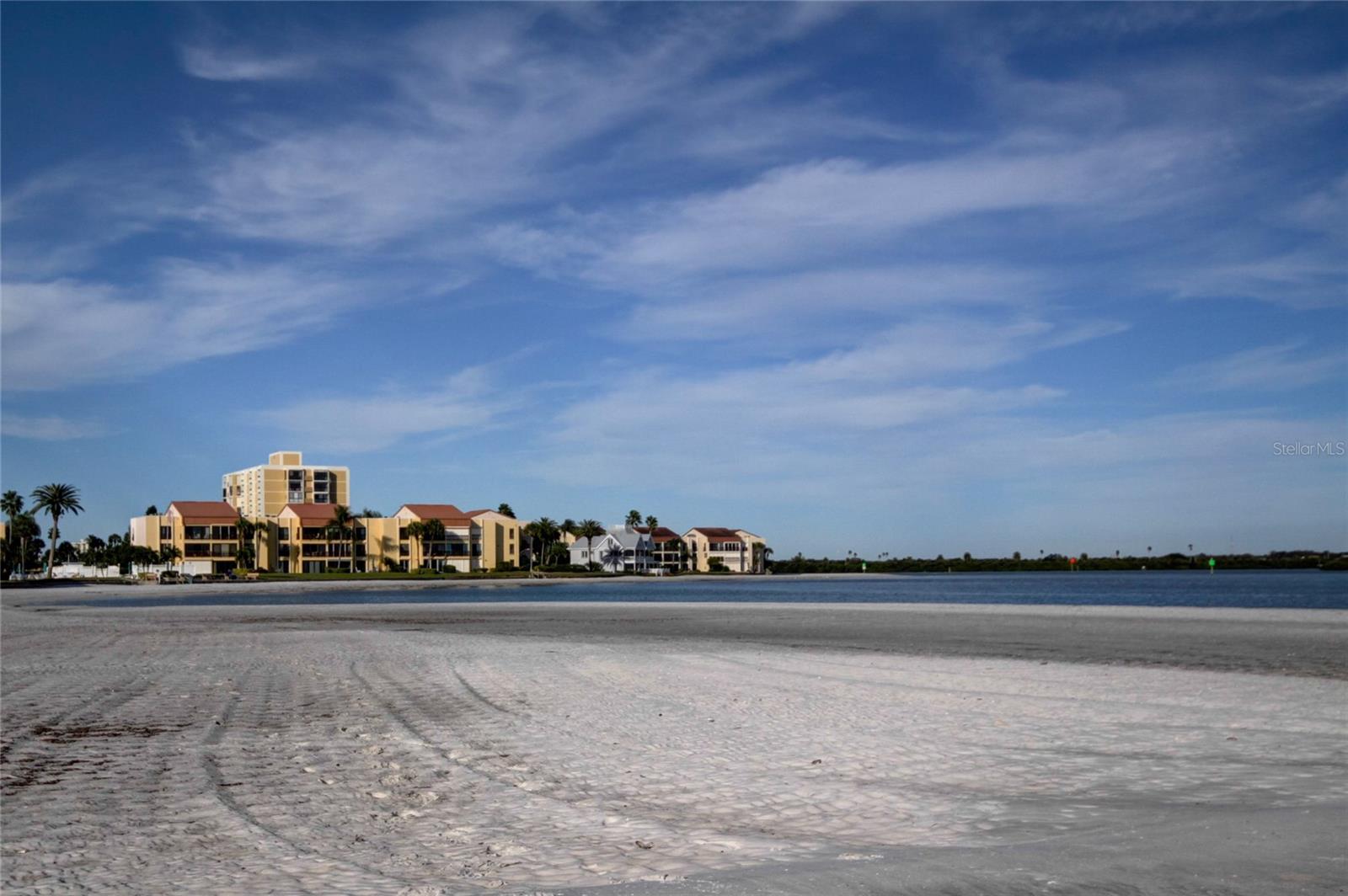 Image 57 of 80 For 865 Gulfview Boulevard 312