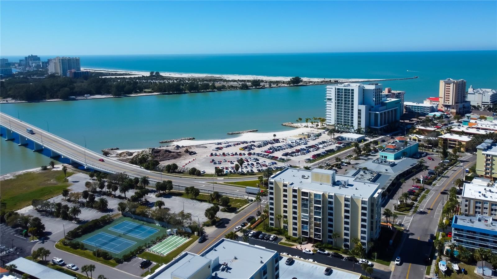 Image 66 of 80 For 865 Gulfview Boulevard 312