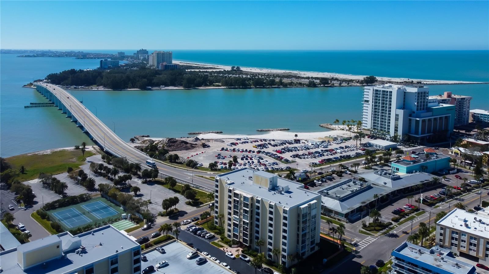 Image 67 of 80 For 865 Gulfview Boulevard 312