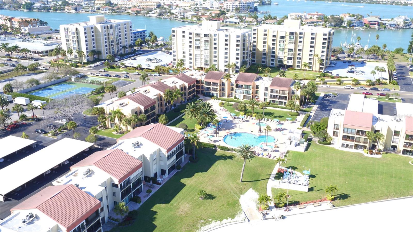 Image 68 of 80 For 865 Gulfview Boulevard 312