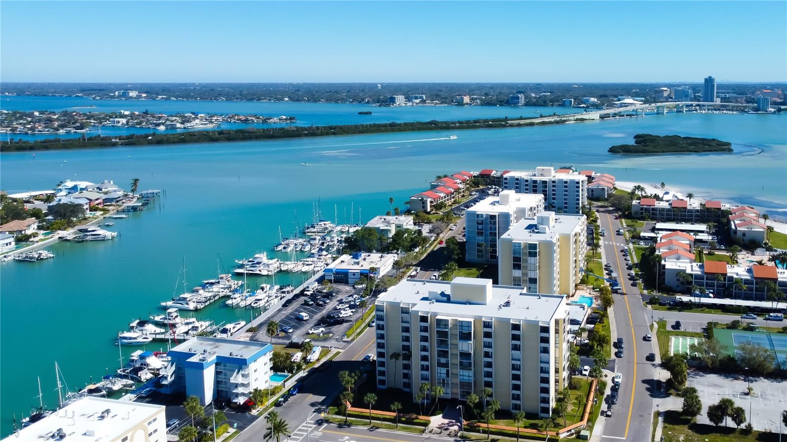 Image 72 of 80 For 865 Gulfview Boulevard 312