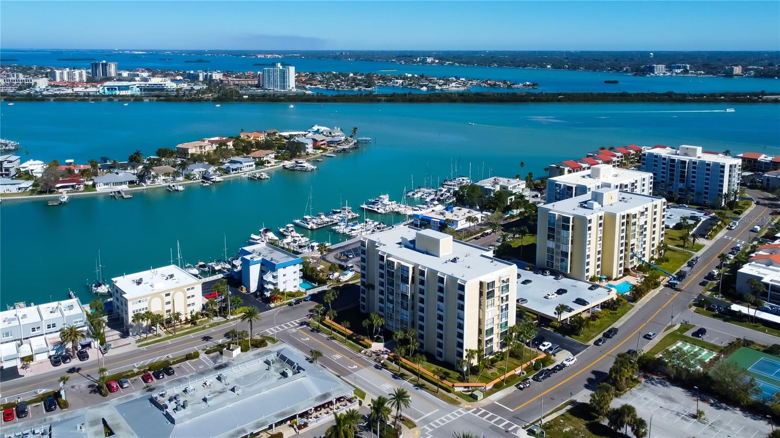 Image 73 of 80 For 865 Gulfview Boulevard 312