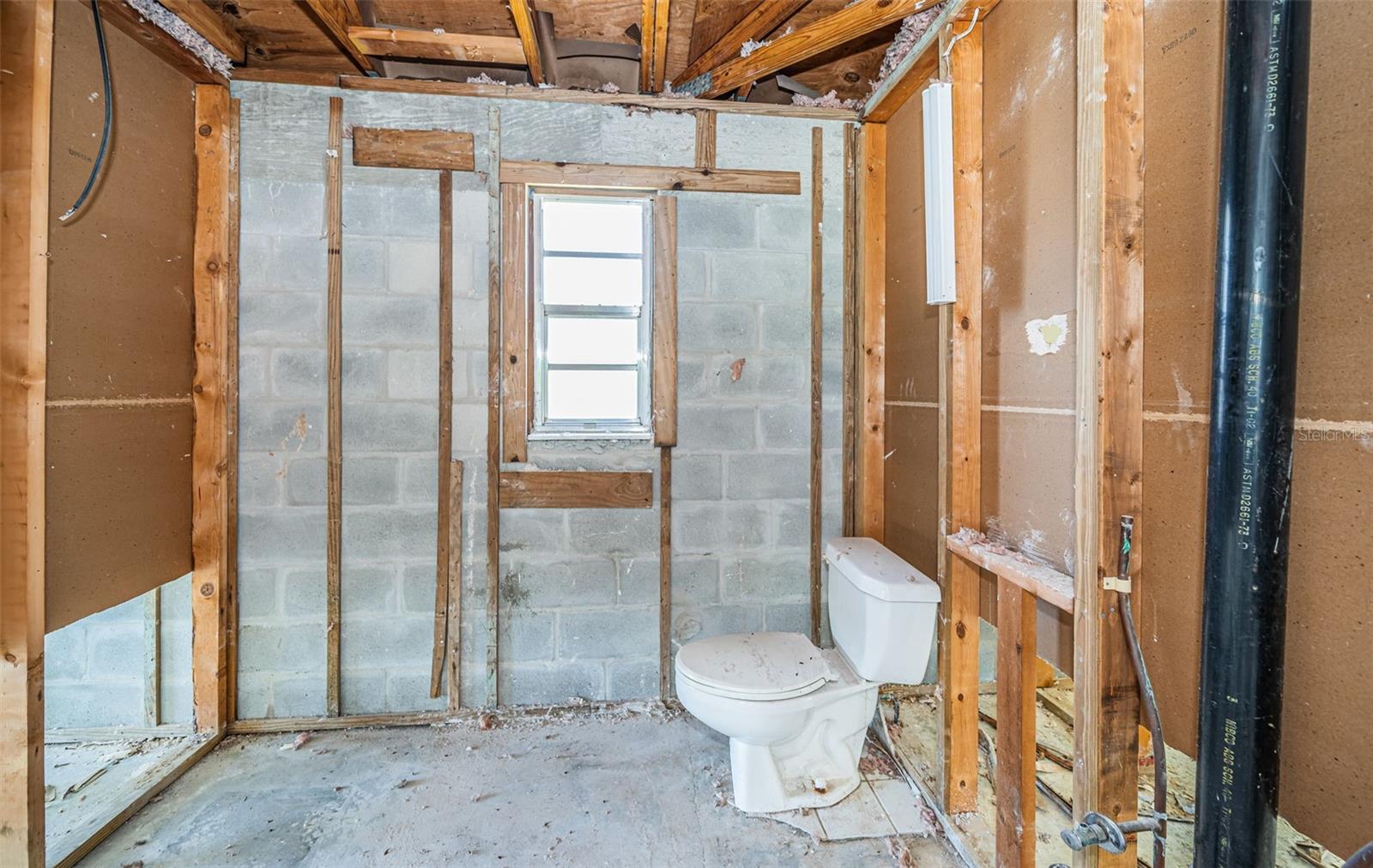 Image 24 of 41 For 755 Capri Boulevard