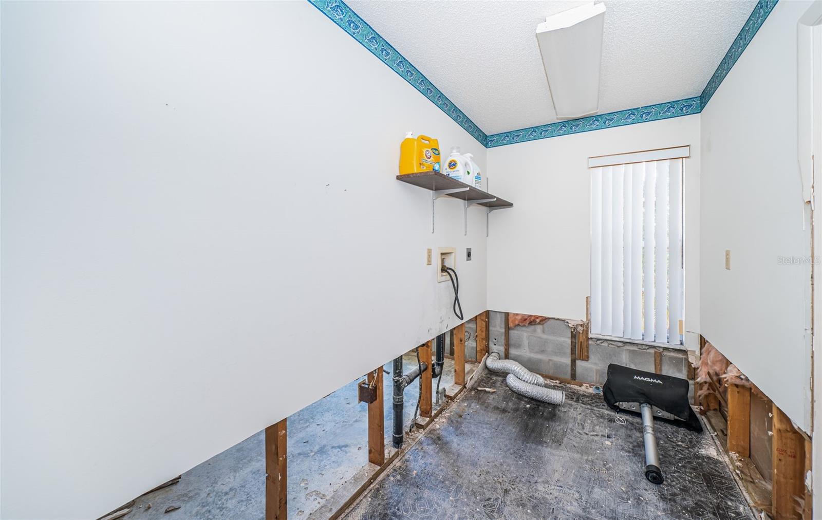 Image 26 of 41 For 755 Capri Boulevard