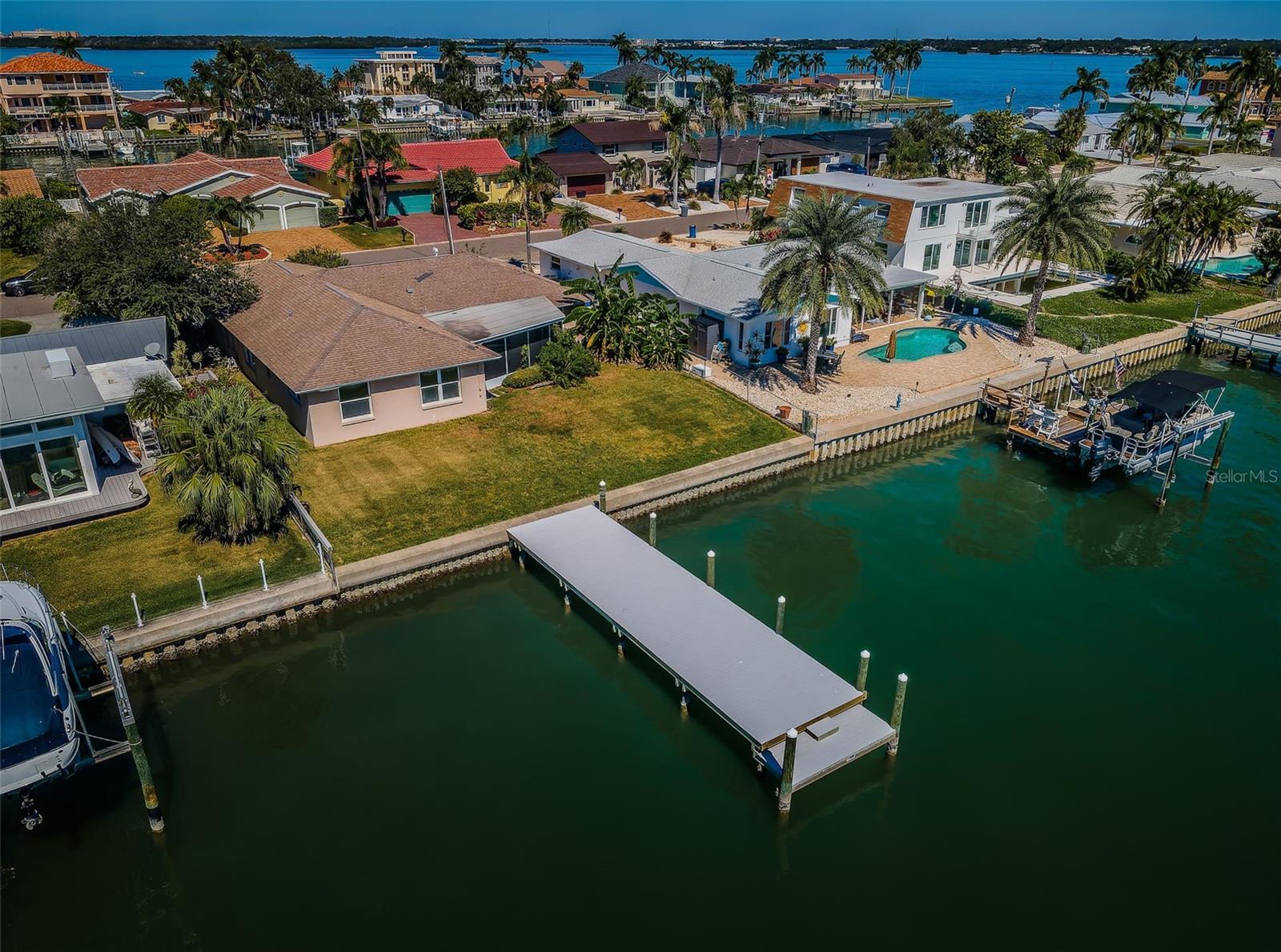 Image 30 of 41 For 755 Capri Boulevard