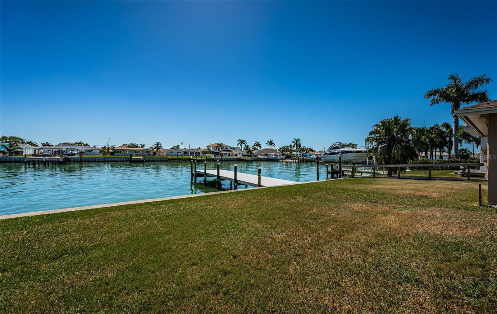 Image 33 of 41 For 755 Capri Boulevard