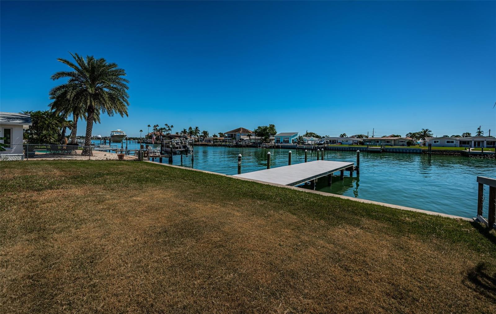 Image 35 of 41 For 755 Capri Boulevard