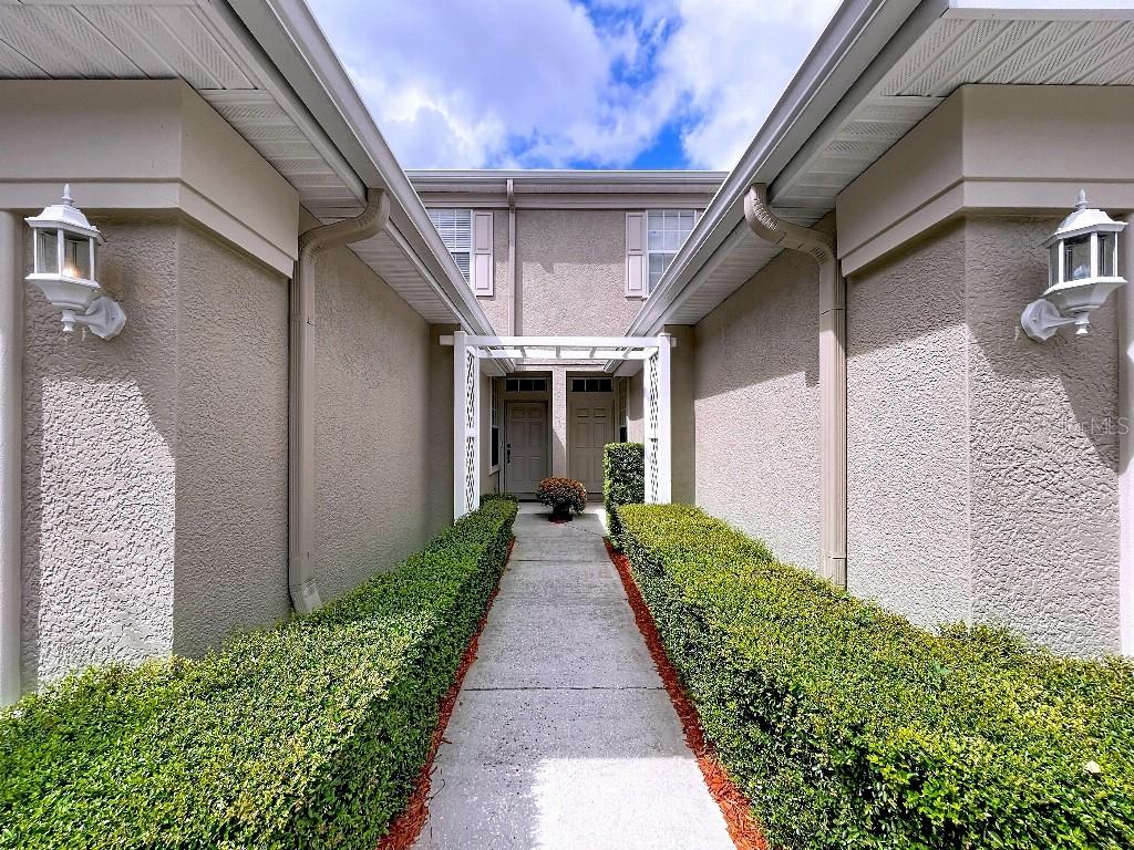 Image 4 of 50 For 4128 Bismarck Palm Drive