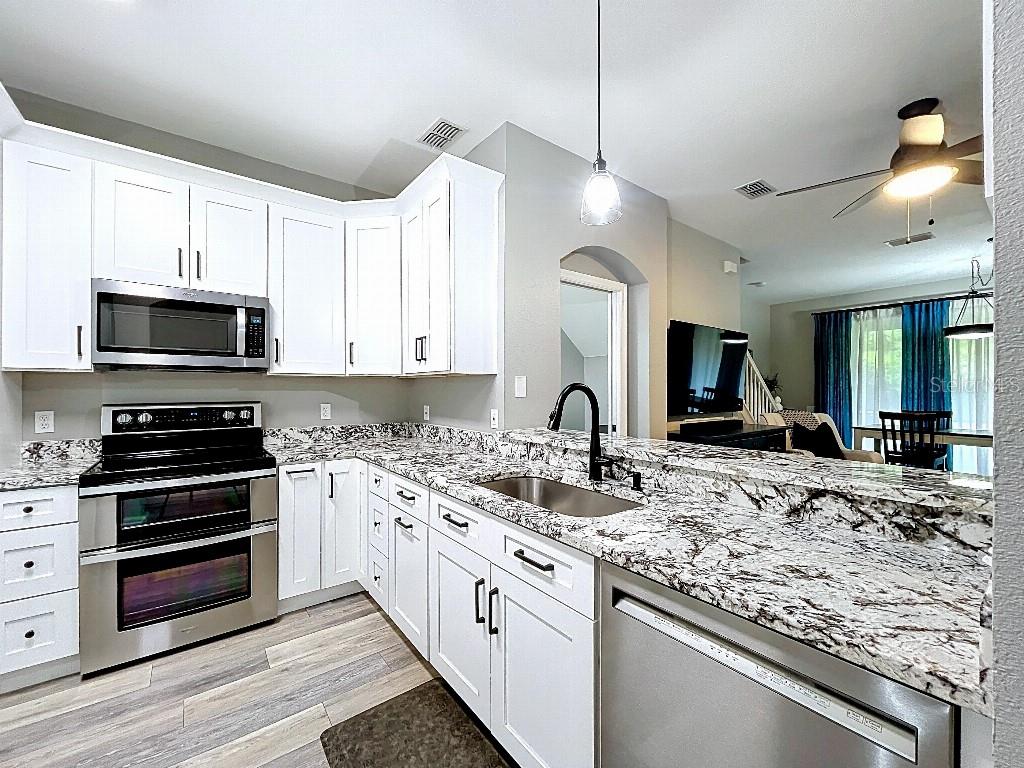 Image 9 of 50 For 4128 Bismarck Palm Drive