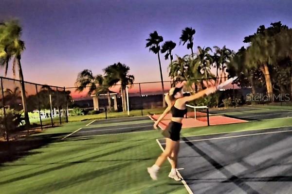 Listing photo id 34 for 611 Destiny Drive 116