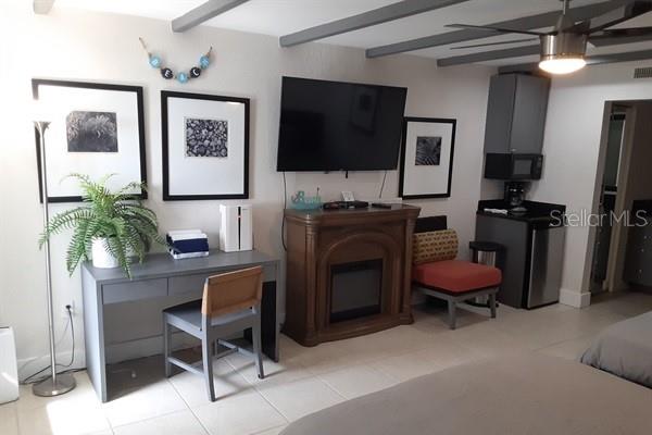 Listing photo id 2 for 611 Destiny Drive 116