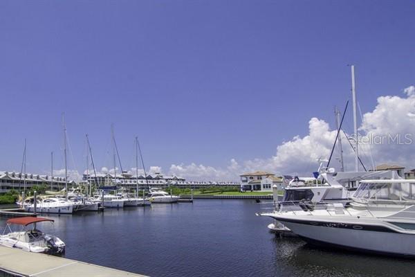 Listing photo id 48 for 611 Destiny Drive 116