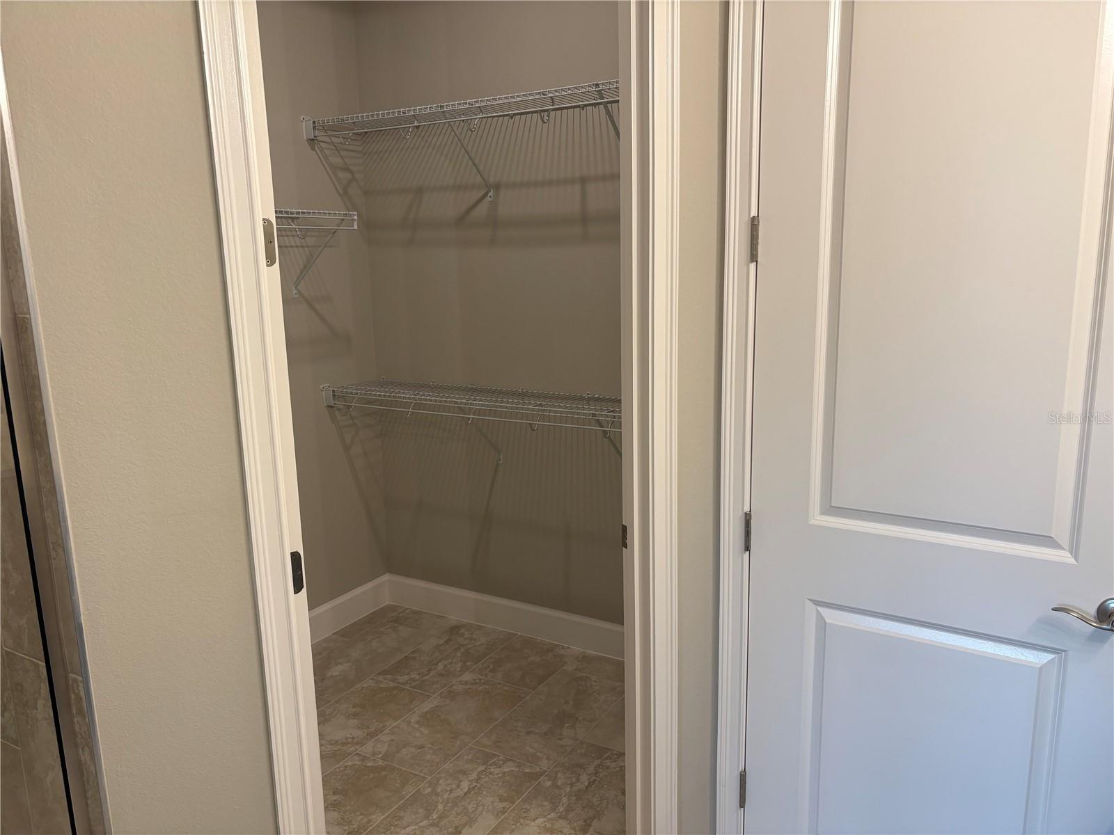 Image 11 of 20 For 6460 Roseberry Court N
