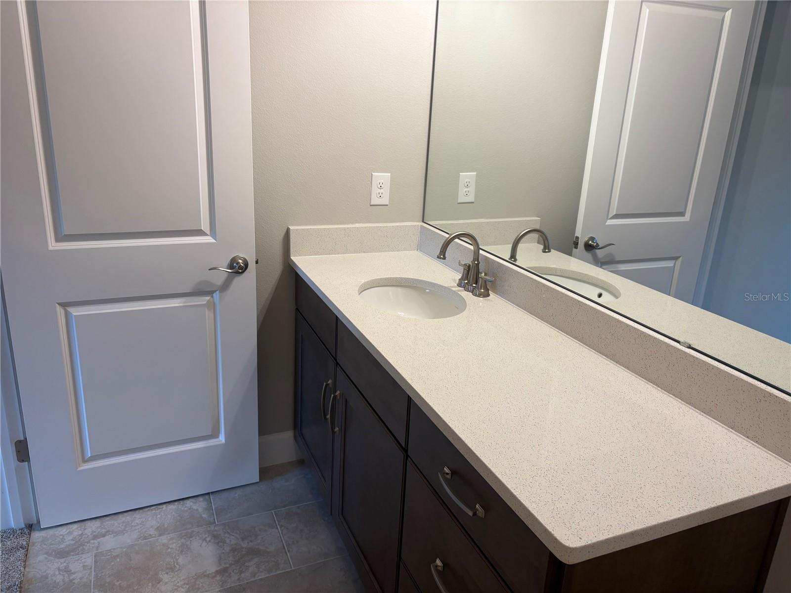 Image 14 of 20 For 6460 Roseberry Court N