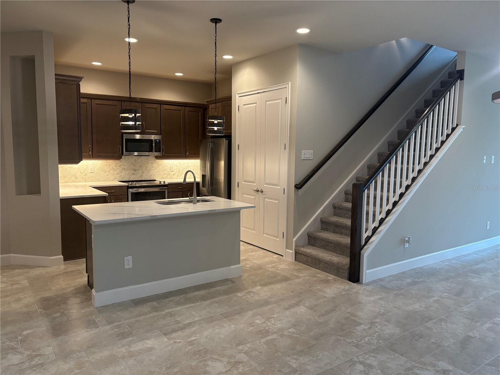 Image 5 of 20 For 6460 Roseberry Court N