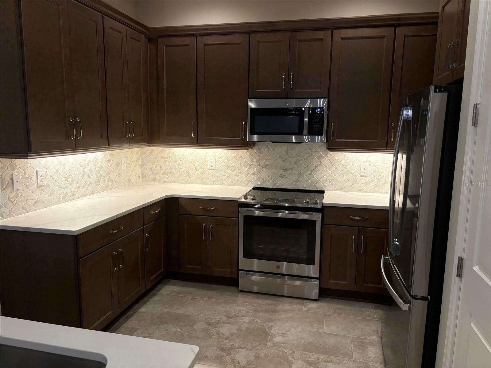 Image 6 of 20 For 6460 Roseberry Court N
