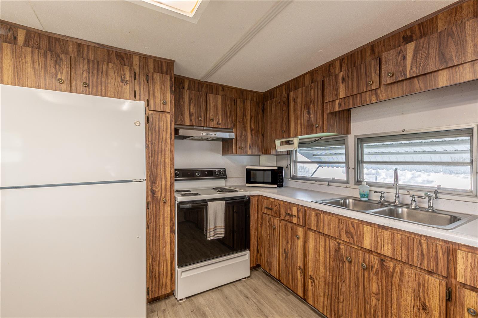 Image 17 of 38 For 5316 Comanche Street