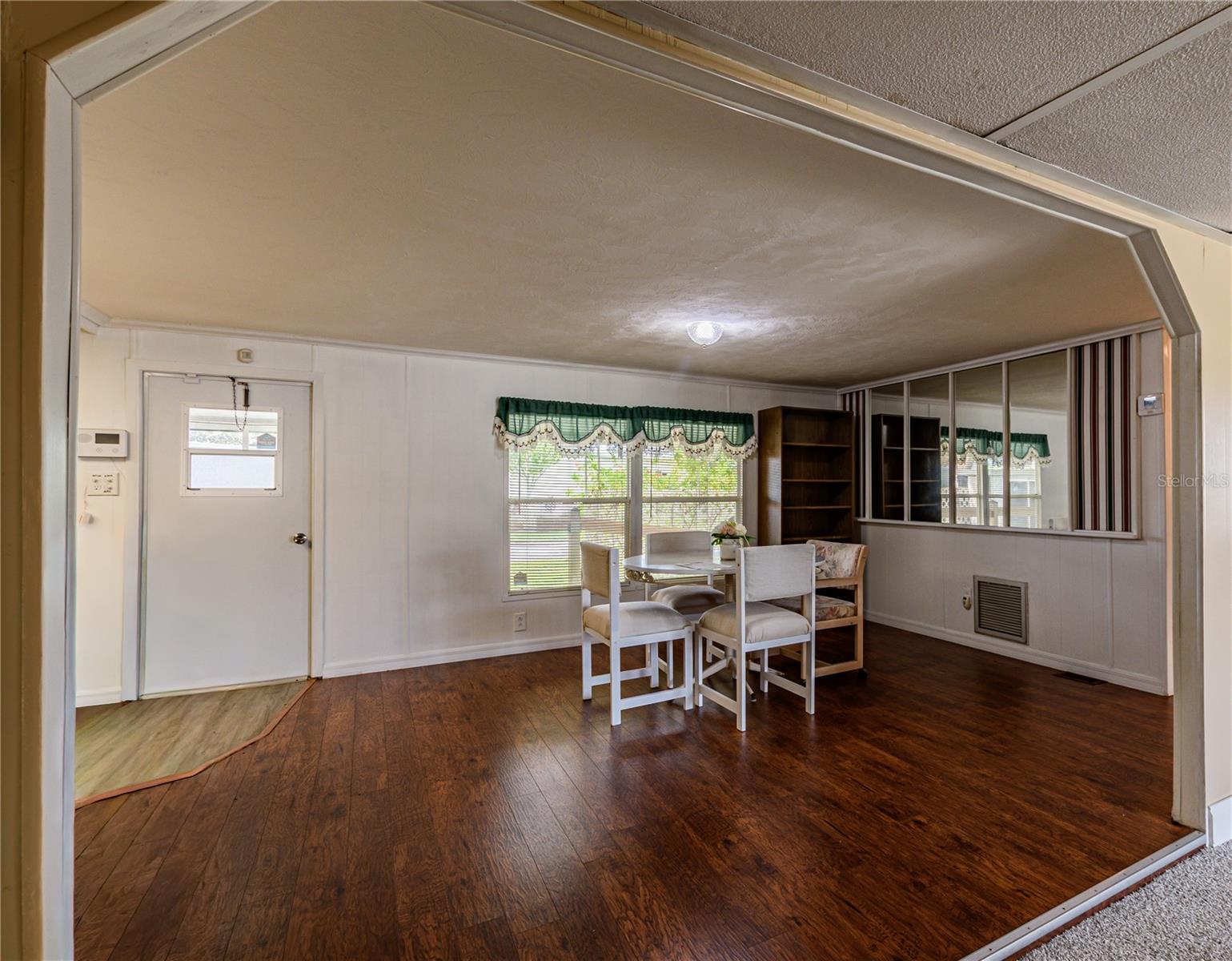 Image 19 of 38 For 5316 Comanche Street