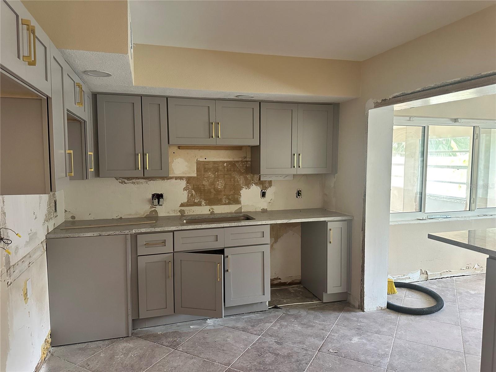 Image 4 of 20 For 7138 Oelsner Street