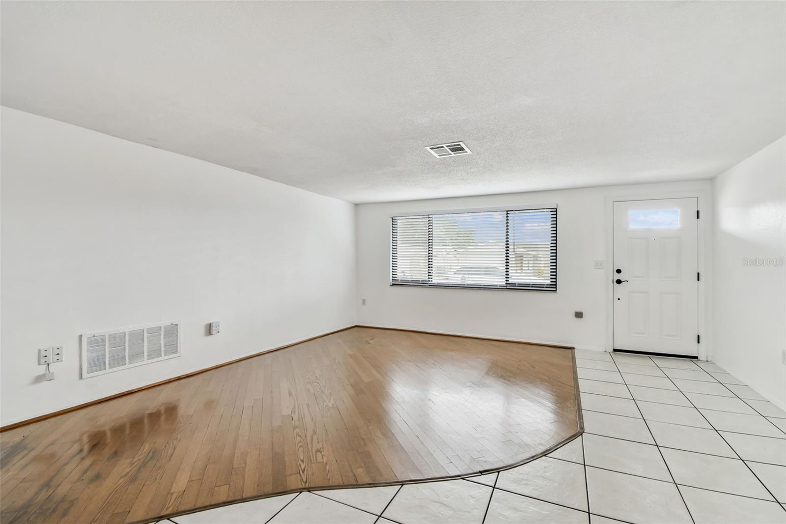 Image 5 of 67 For 7331 Sandalwood Drive
