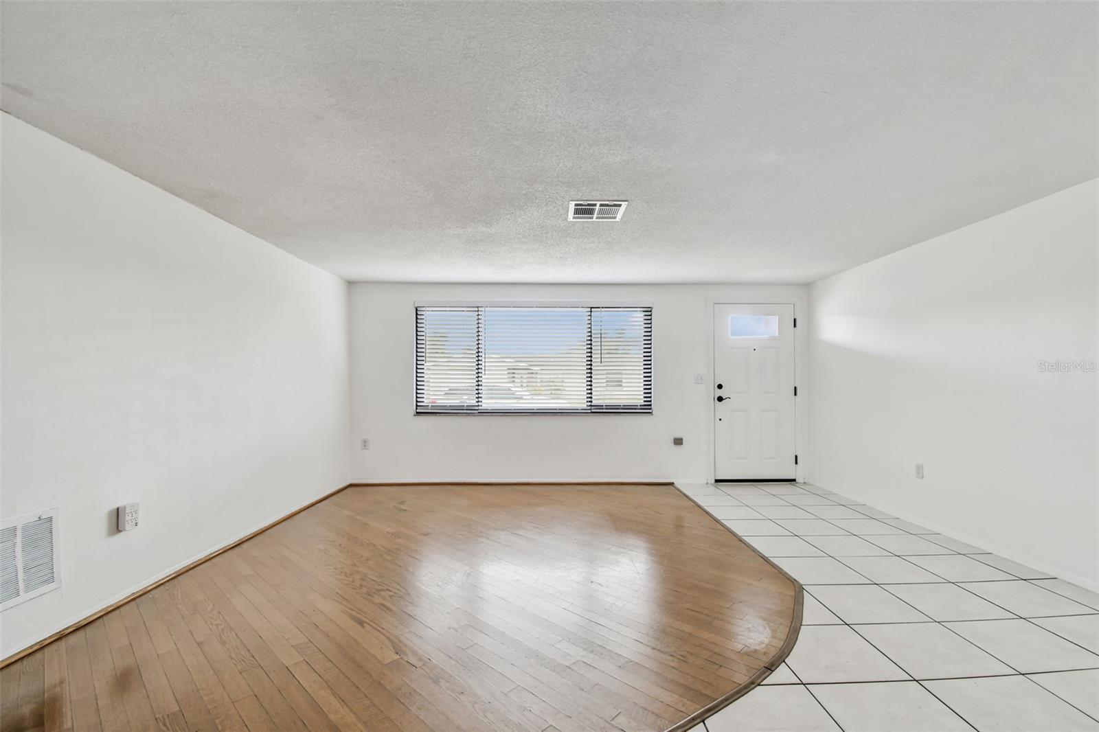 Image 6 of 67 For 7331 Sandalwood Drive