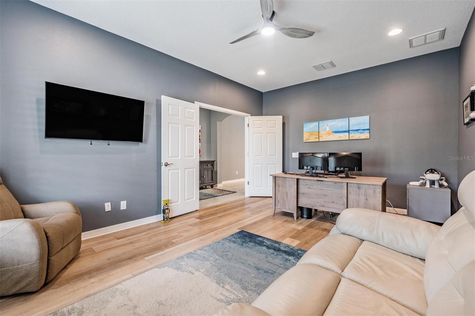 Listing photo id 14 for 19296 Leonard Road