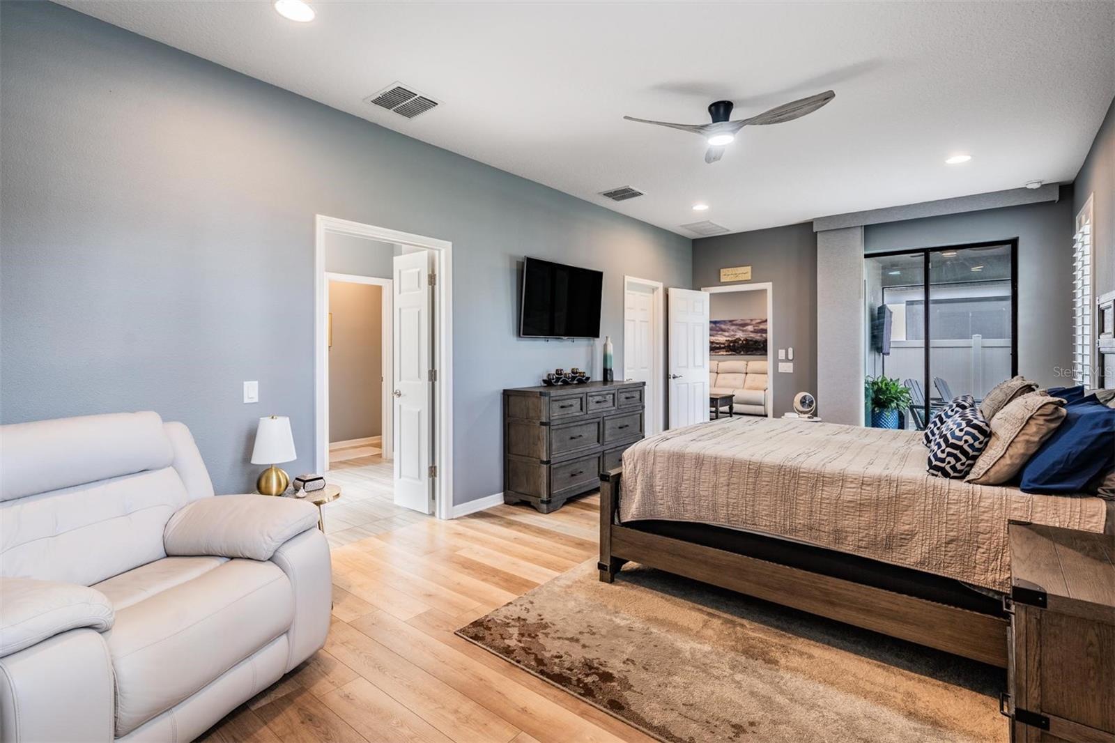 Listing photo id 15 for 19296 Leonard Road