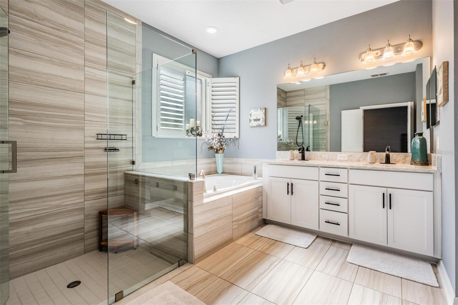 Listing photo id 17 for 19296 Leonard Road