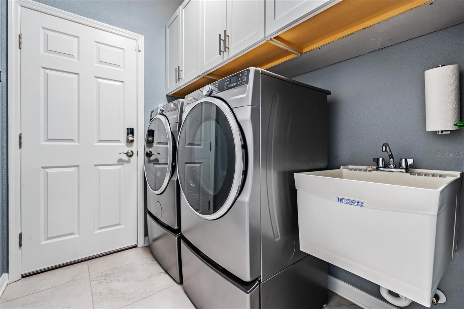 Listing photo id 25 for 19296 Leonard Road