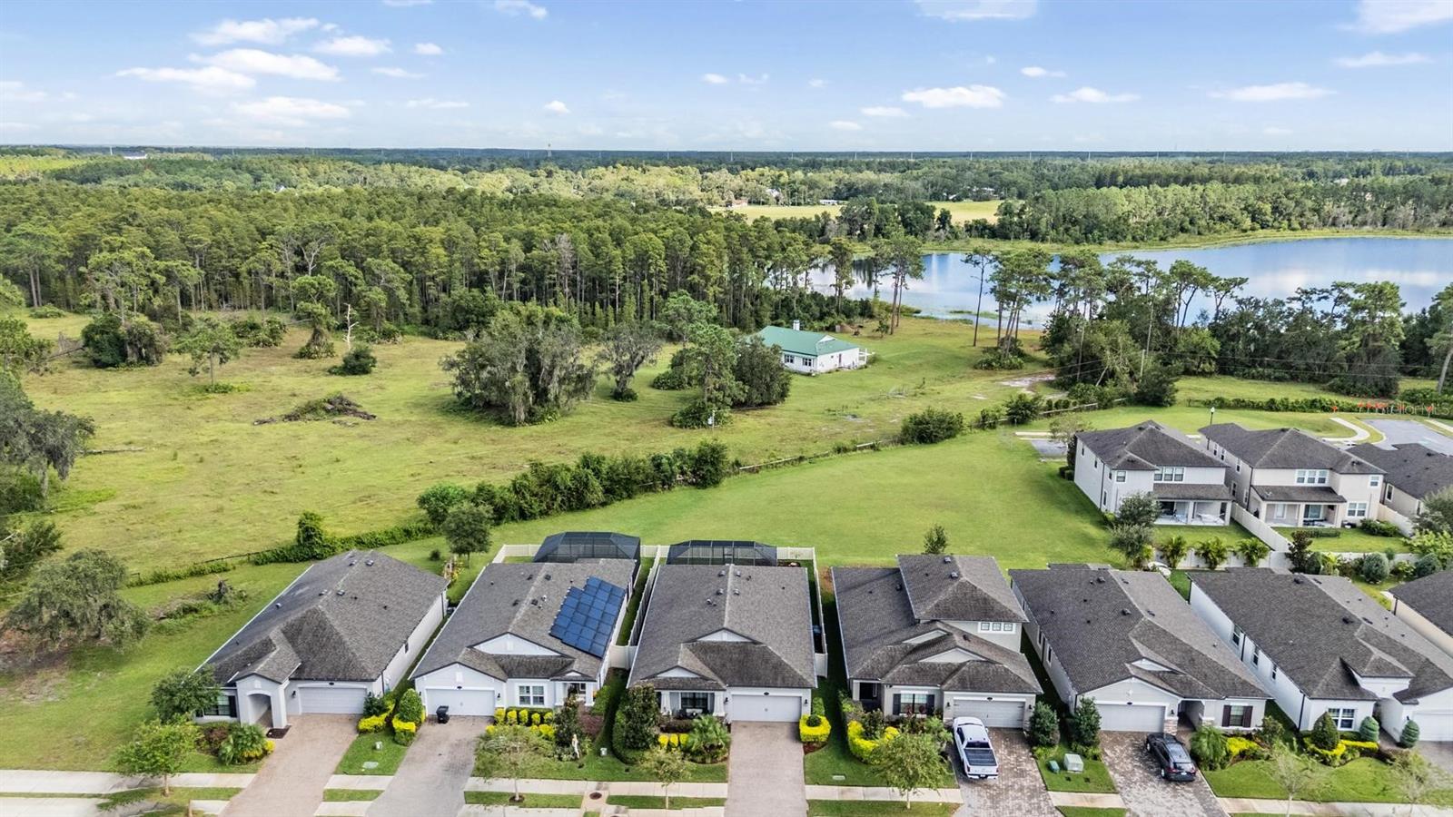 Listing photo id 35 for 19296 Leonard Road