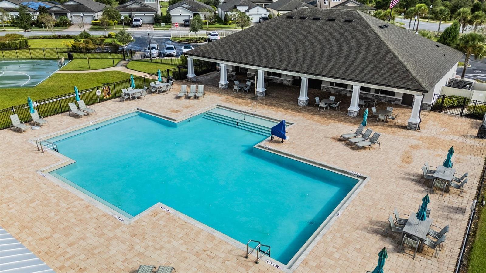 Listing photo id 38 for 19296 Leonard Road