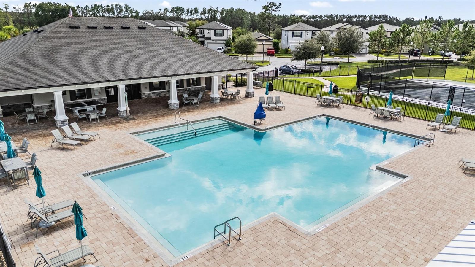 Listing photo id 39 for 19296 Leonard Road