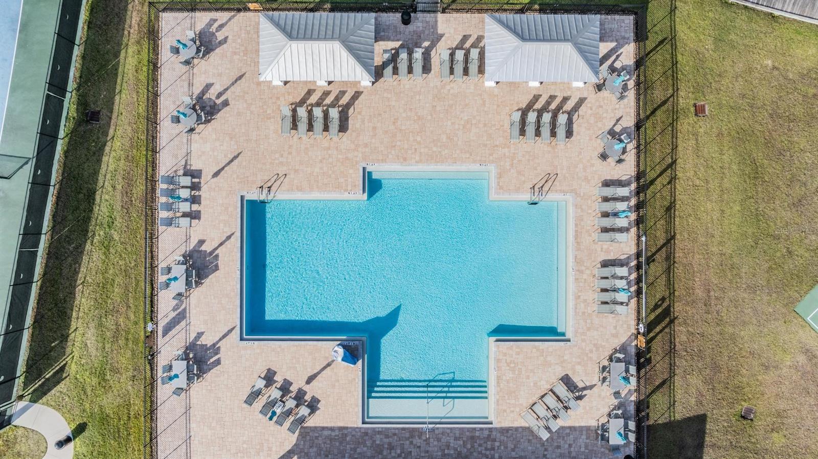 Listing photo id 40 for 19296 Leonard Road