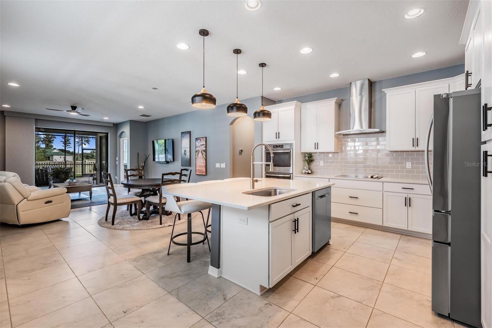 Listing photo id 5 for 19296 Leonard Road