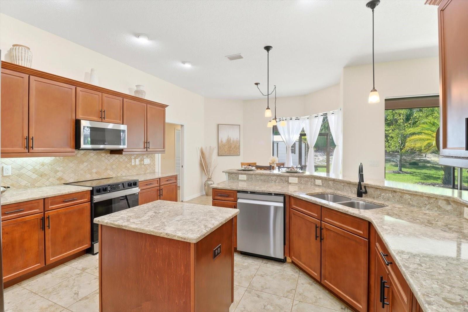 Image 20 of 53 For 4214 Malaluka Circle